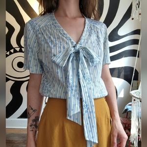 [SOLD]VTG Daisy Bow Blouse
